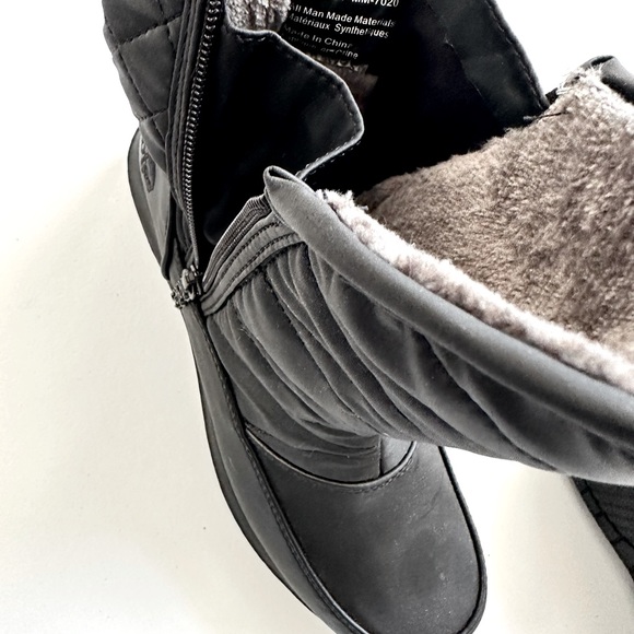 TOTES WOMEN SNOW BOOTS SIZE 7M - Picture 2 of 3